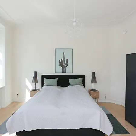 Wonderful Brand New 140m2 Designer Apt. * Копенгаген