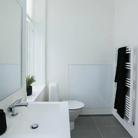 Апартаменты Wonderful Brand New 140m2 Designer Apt. *